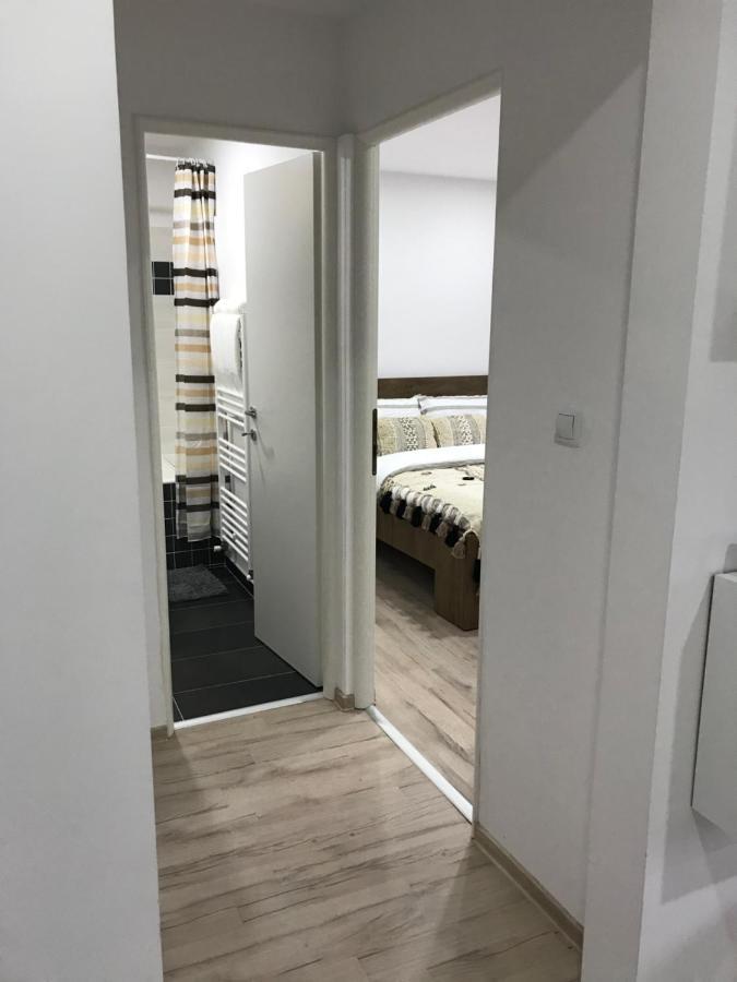 Comfy Apartment - Free Private Parking,Ac,Wi-Fi Карей Екстериор снимка