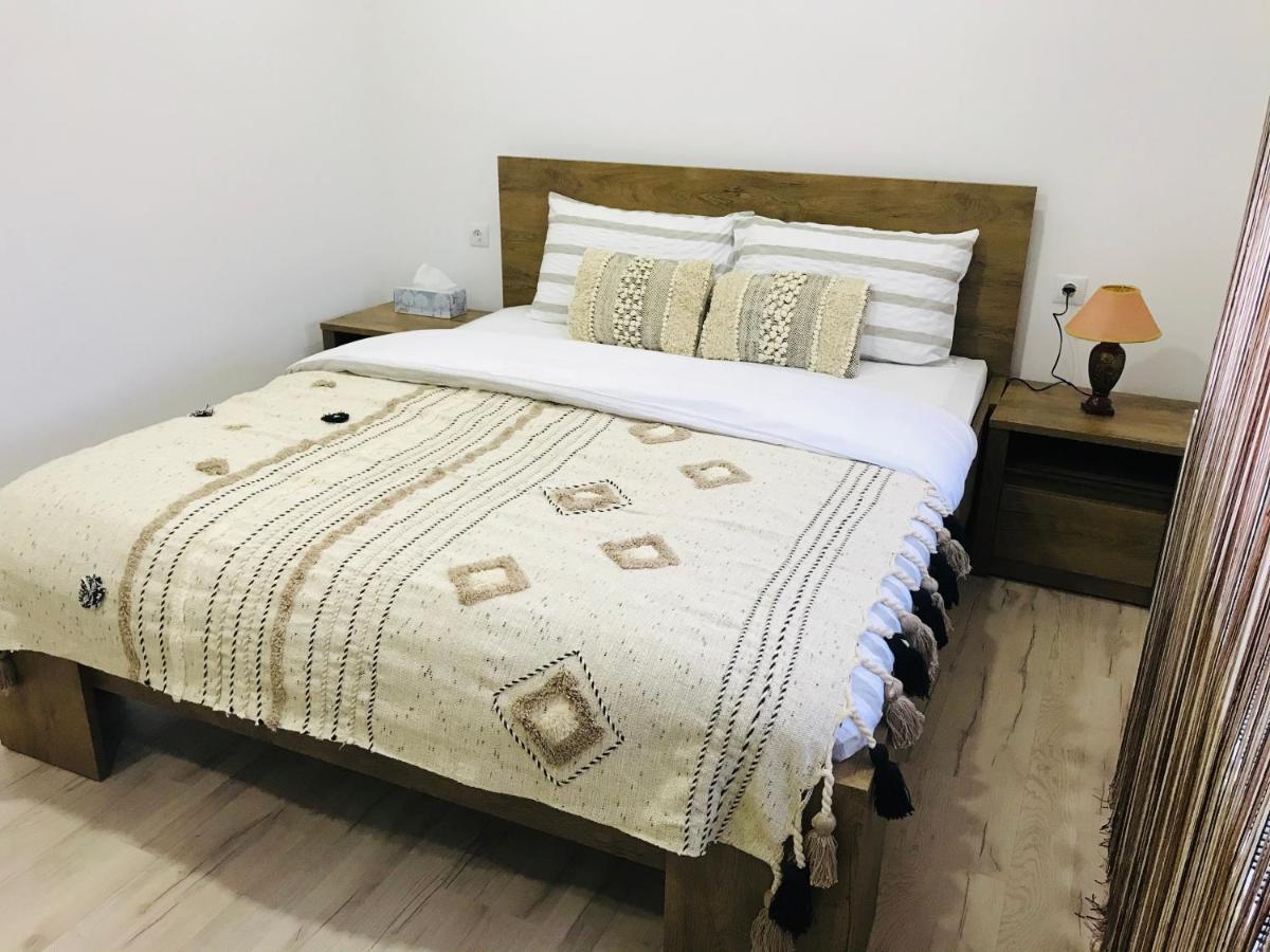Comfy Apartment - Free Private Parking,Ac,Wi-Fi Карей Екстериор снимка