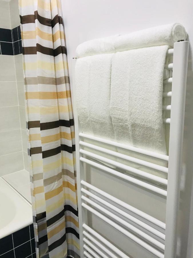 Comfy Apartment - Free Private Parking,Ac,Wi-Fi Карей Екстериор снимка