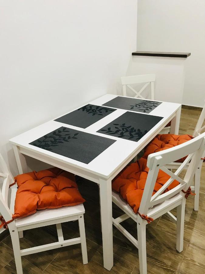 Comfy Apartment - Free Private Parking,Ac,Wi-Fi Карей Екстериор снимка