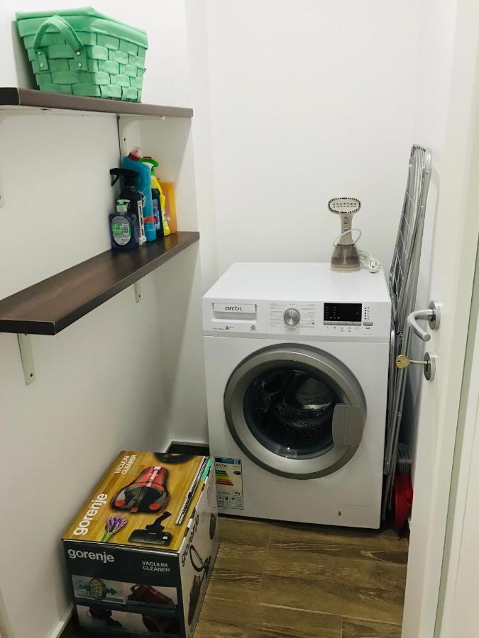Comfy Apartment - Free Private Parking,Ac,Wi-Fi Карей Екстериор снимка