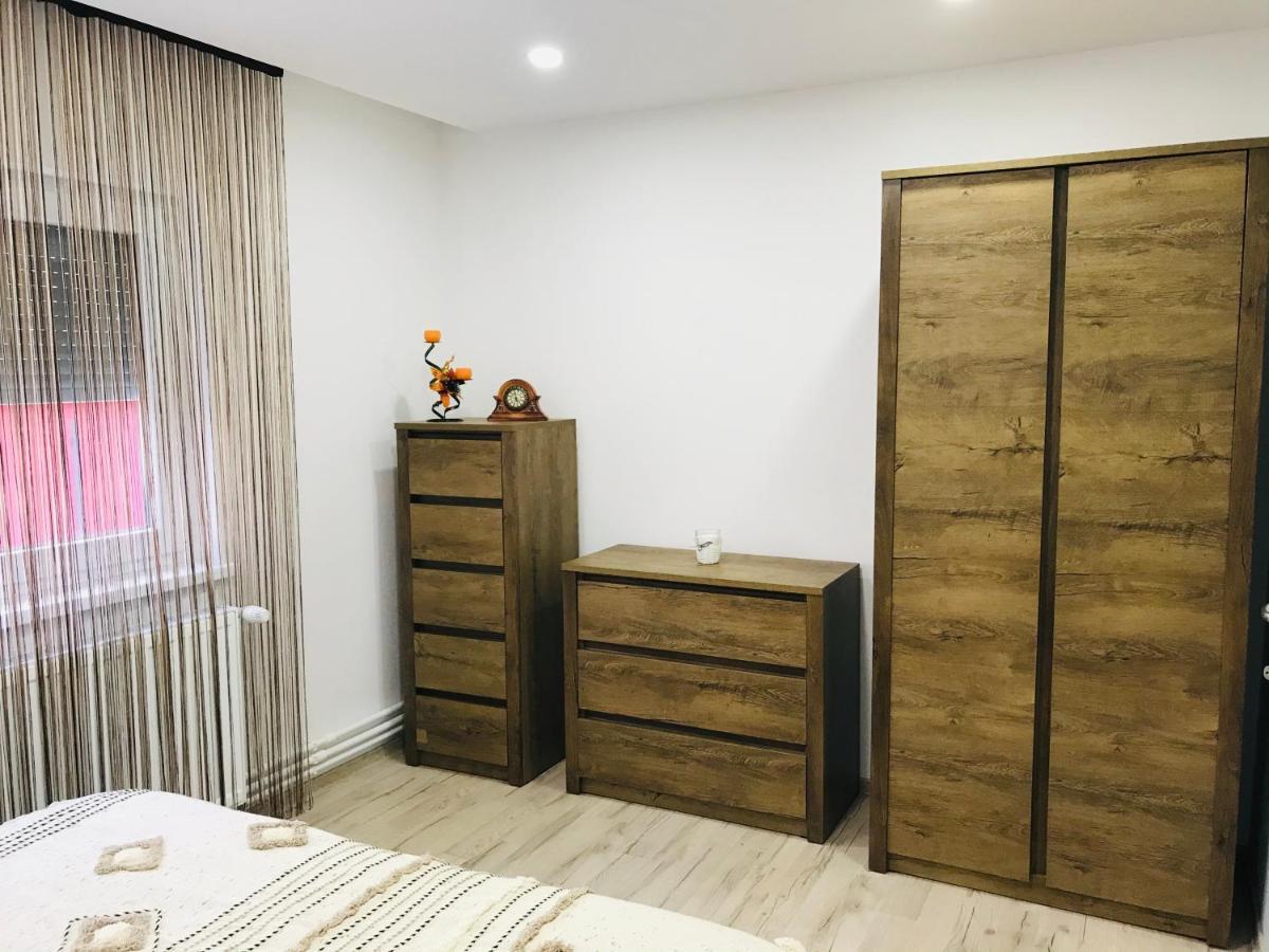 Comfy Apartment - Free Private Parking,Ac,Wi-Fi Карей Екстериор снимка